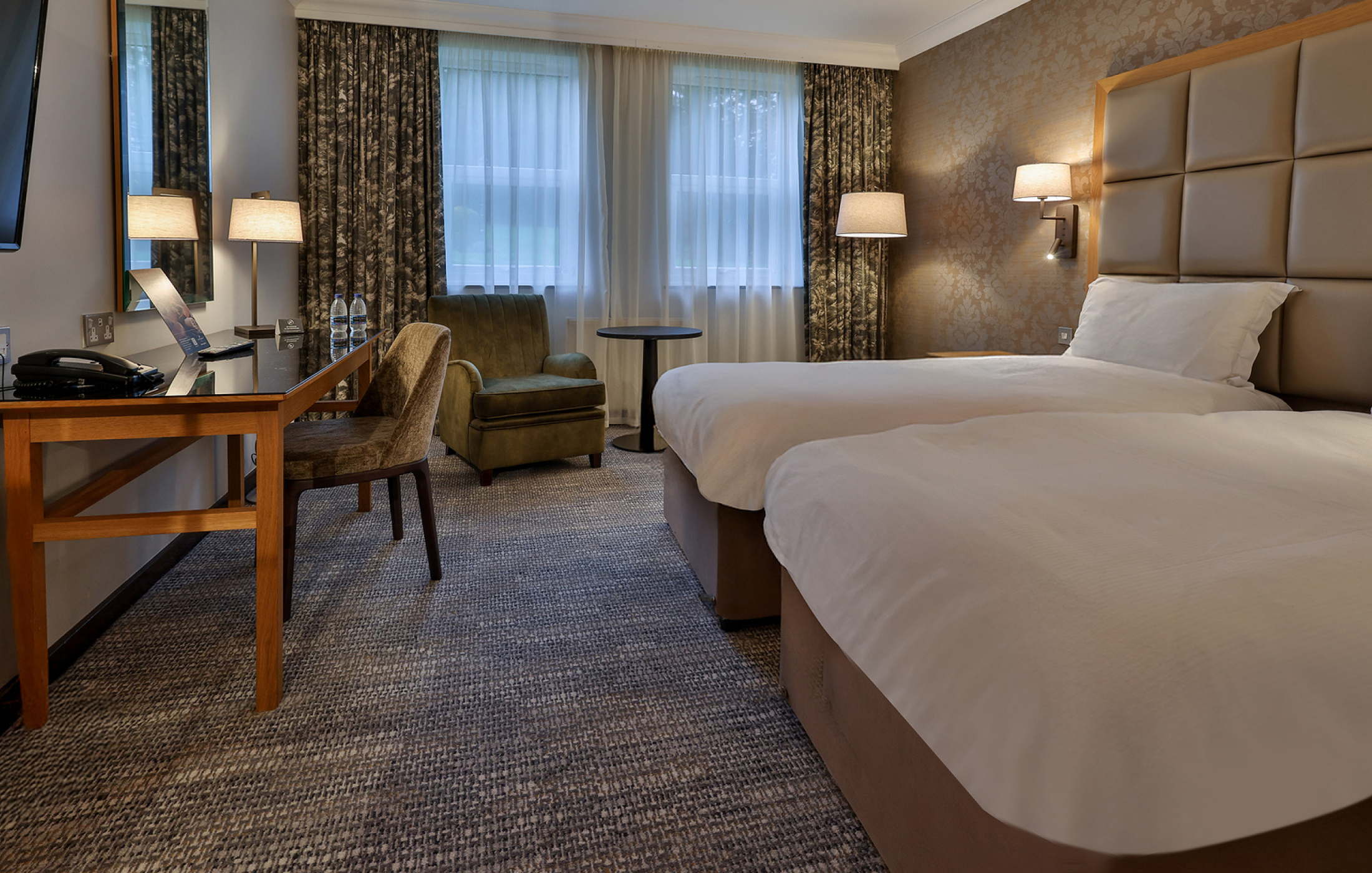 Classic Twin Gallery 1