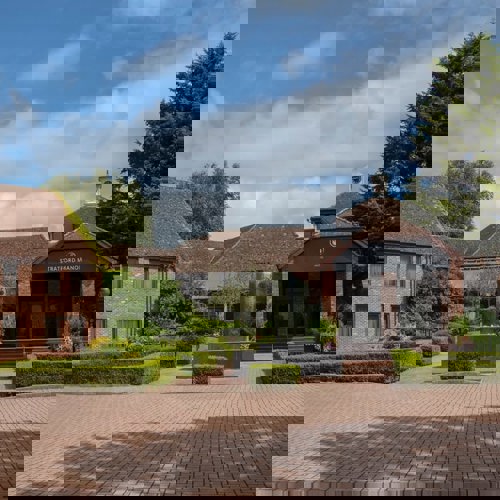 <p>HOTEL ENTRANCE</p>